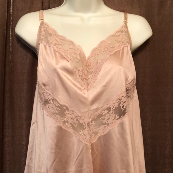 Formfit a cut above Nylon Full Slip - Picture 2 of 5